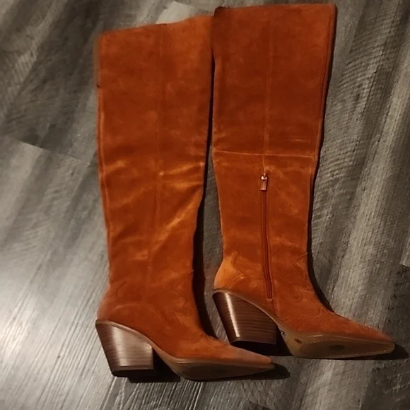 VINCE CAMUTO SHAHARLA KETCHUP BOOT SIZE 8 - Picture 3 of 6